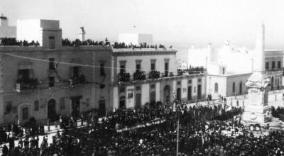 Ripulite le lastre del Monumento ai Caduti in guerra