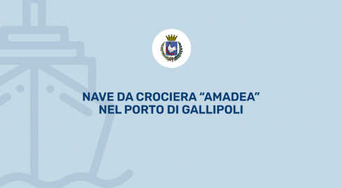 Nave da crociera Amadea nel porto di Gallipoli